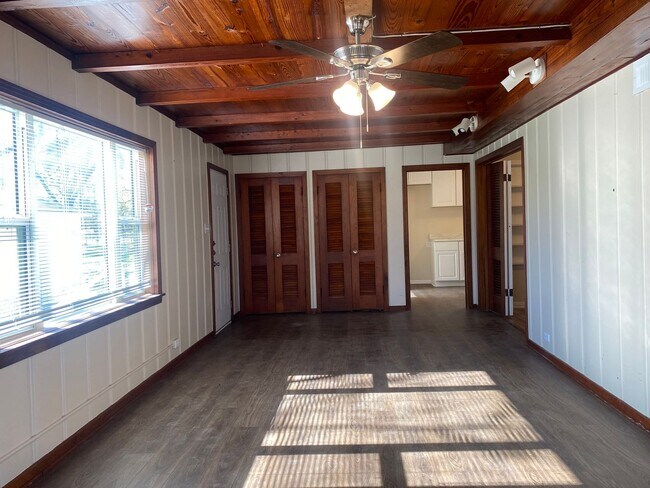 Building Photo - REFRESHED 2 BEDROOM, 1 BATH BELTON ISD