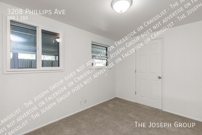 Building Photo - 3208 Phillips Ave