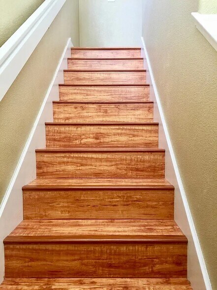 Building Photo - 1061 Pearl Terrace