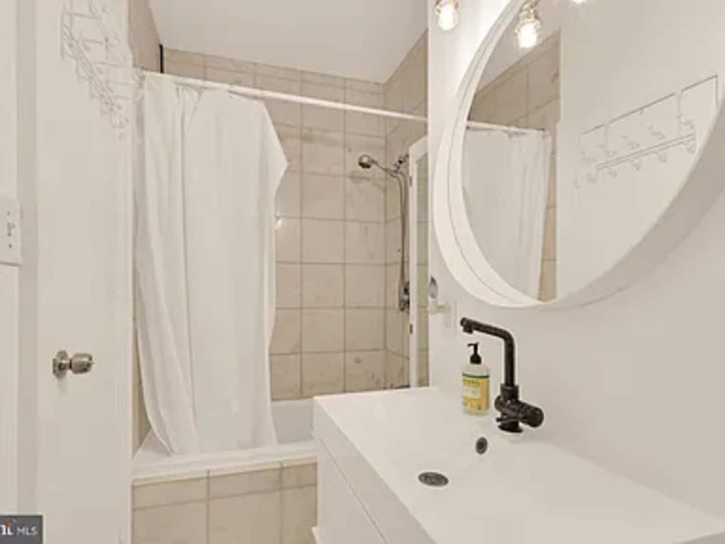 Building Photo - 1835 Mintwood Pl NW