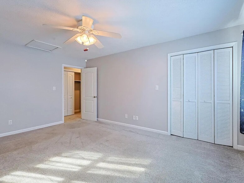 Building Photo - 718 Juniper Dr