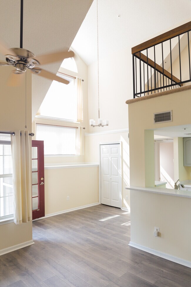 Building Photo - 14049 Vista Drive