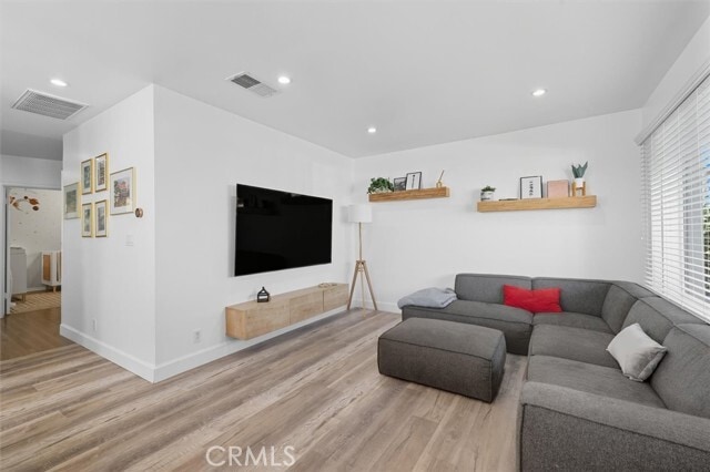 Building Photo - 5030 W 130th St