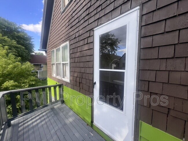 Building Photo - 3138 N 11th St