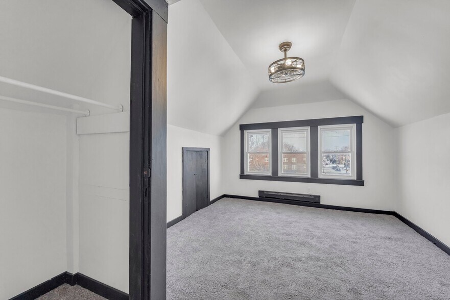 Building Photo - 246 E 156th St