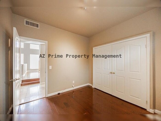 Building Photo - 9603 S 51st St