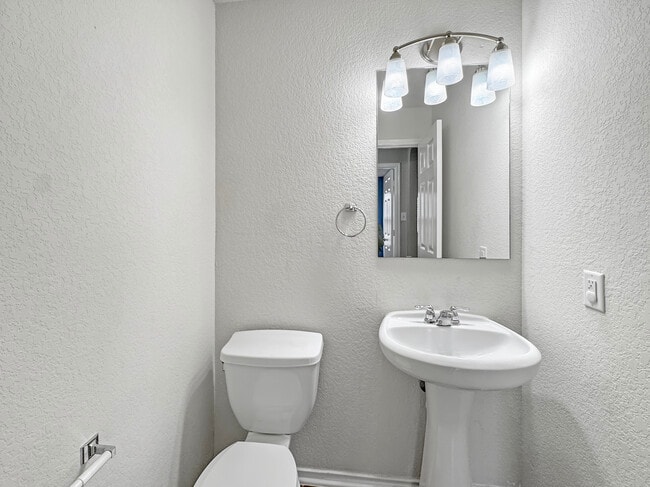 Building Photo - 1826 Strawhouse Way