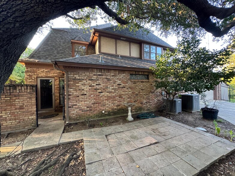 Building Photo - 3622 Green Hollow Dr