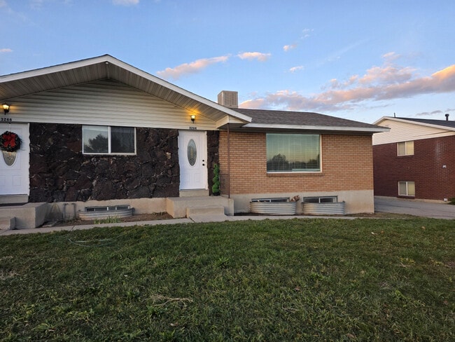 Primary Photo - 3264 W 4700 S