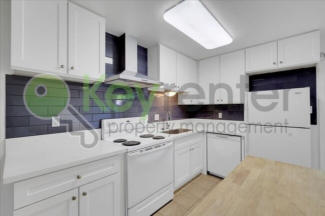 Building Photo - 6705 Greenback Ln