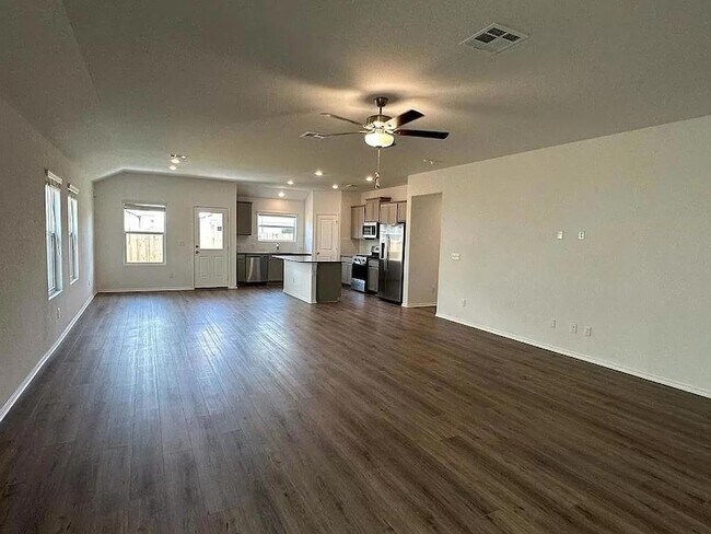 Building Photo - 196 Otter Rd