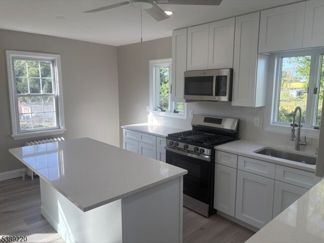 Building Photo - 428 Highland Ave