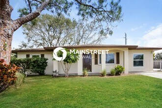 Building Photo - 3 Bedroom Pet-Friendly Home in Sarasota, FL with Main Street Renewal