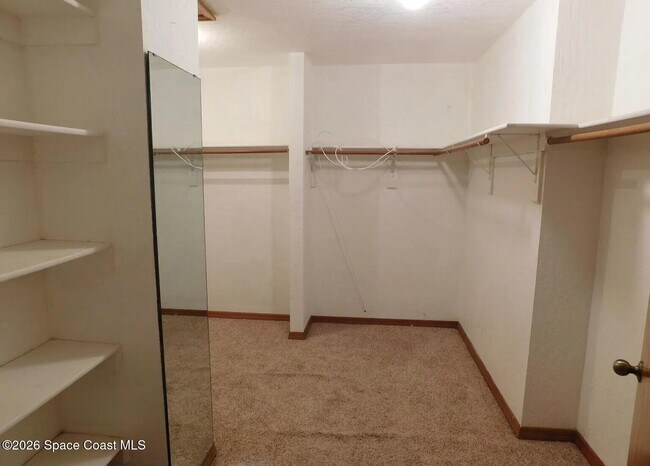 Building Photo - 649 Woodbridge Dr