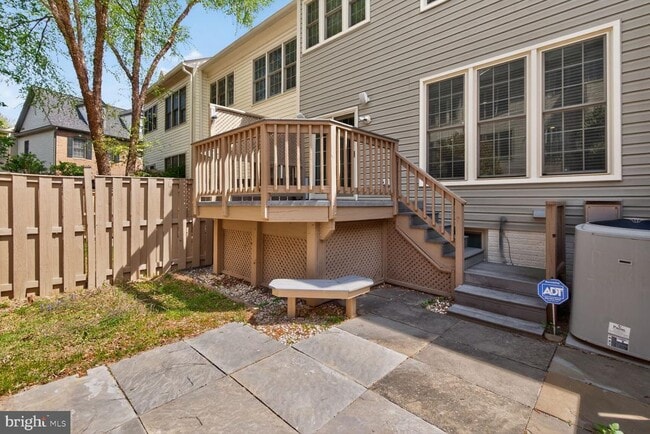 Building Photo - 1169 Regal Oak Dr