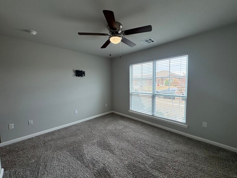 Building Photo - 9104 SW 47th St