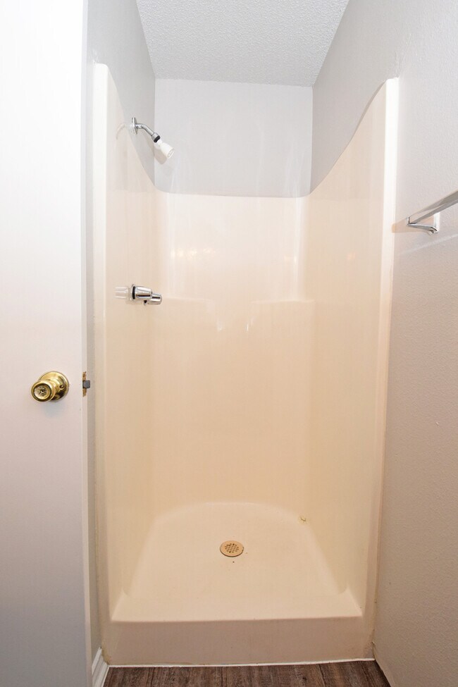 Building Photo - King Albert