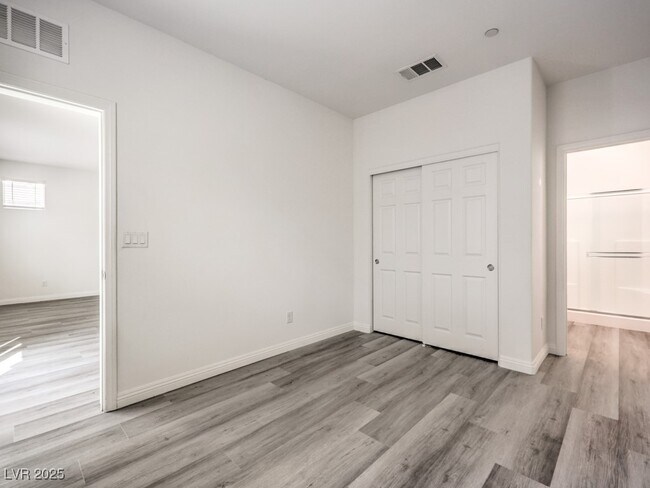 Building Photo - 6077 Castle Gardens Ave