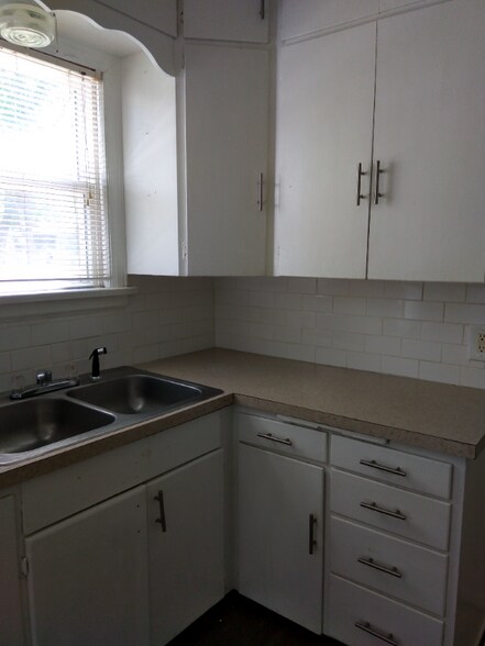 Building Photo - 3415 E Bayley St