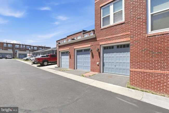 Building Photo - 8923 Quarry Rd