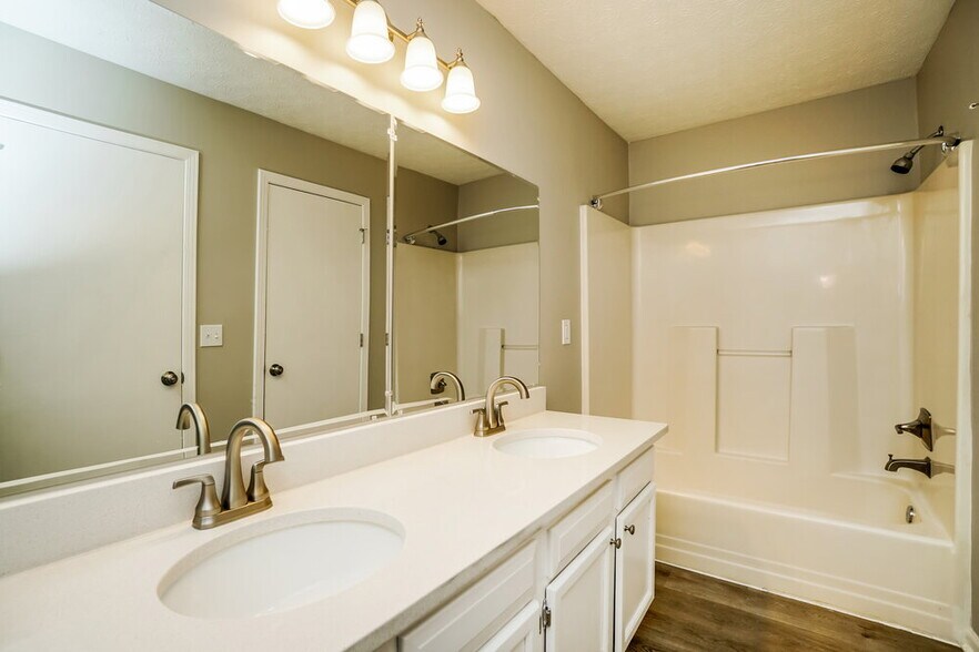 Building Photo - 2791 Beal Dr