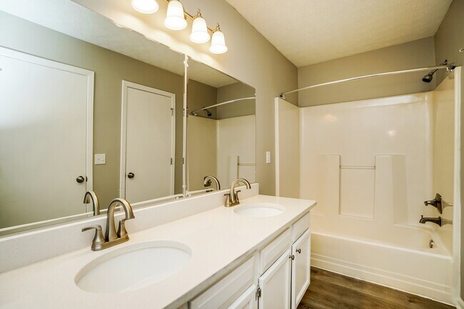 Building Photo - 2791 Beal Dr