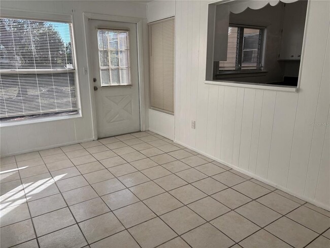 Building Photo - 1437 Pine St