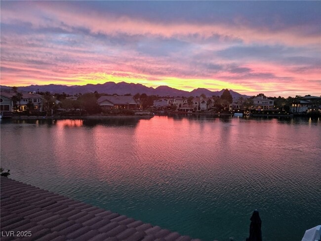 Building Photo - 8744 Captains Pl