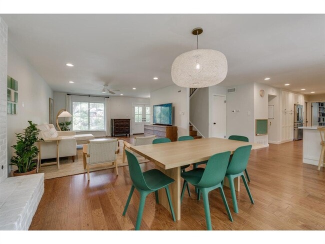 Building Photo - 8700 Mountainwood Cir