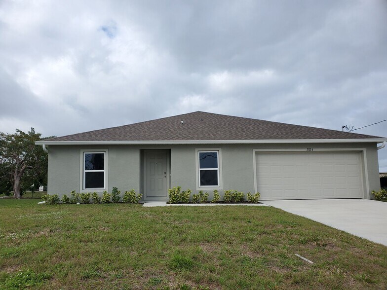 Building Photo - 4/2/2  with a $500 Move in Special