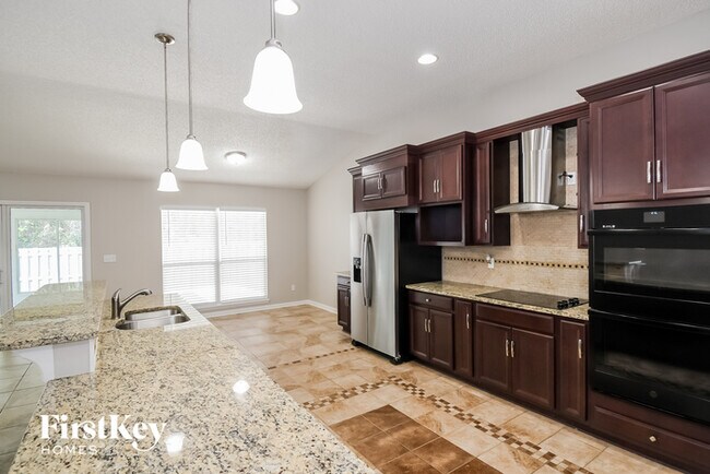 Building Photo - 13990 Summer Breeze Dr