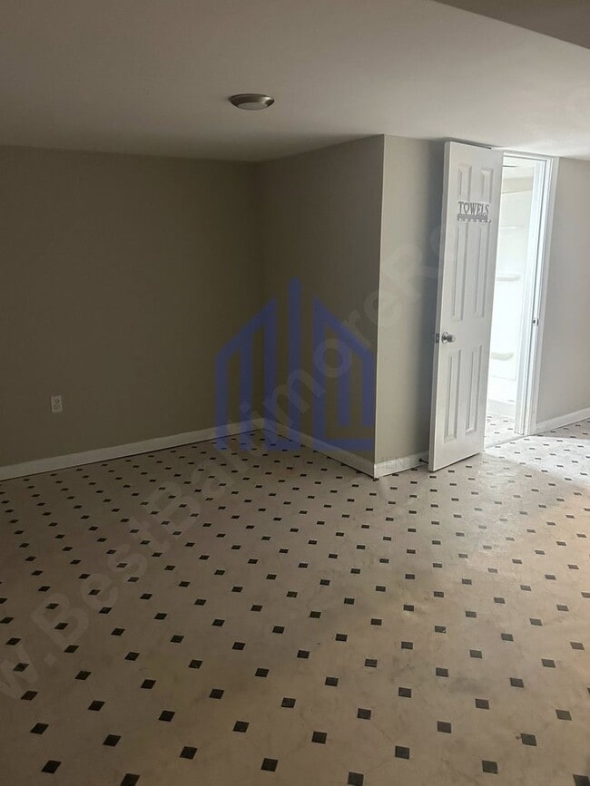 Building Photo - 2761 Baker St