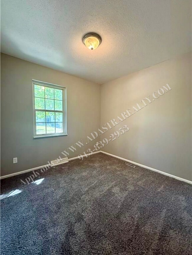 Building Photo - Wonderful Ranch Home in KCMO-Coming SOON!!