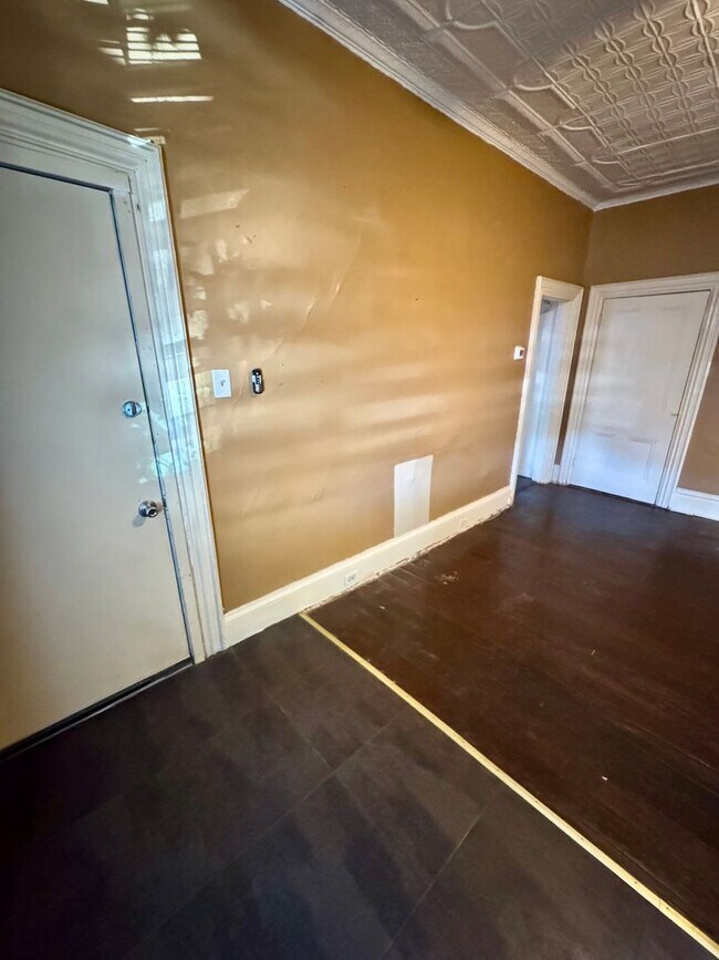 Building Photo - 1815 Locust St