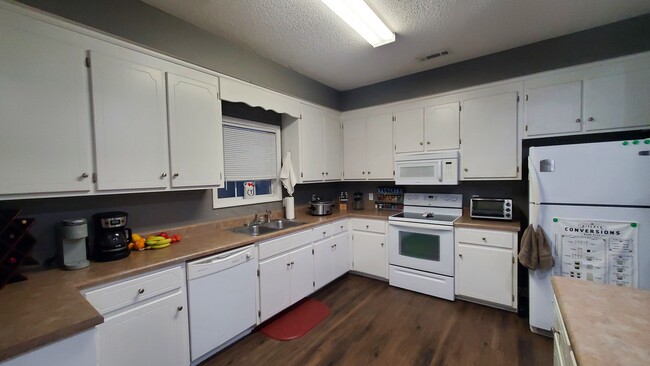 Kitchen - 232 Wakefield Way