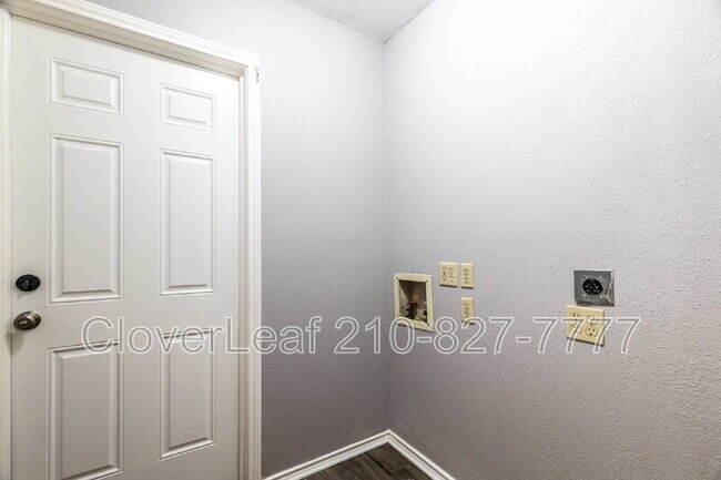 Building Photo - 5017 Cherry Tree Dr