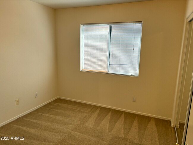 Building Photo - 1616 E Aspen Ave