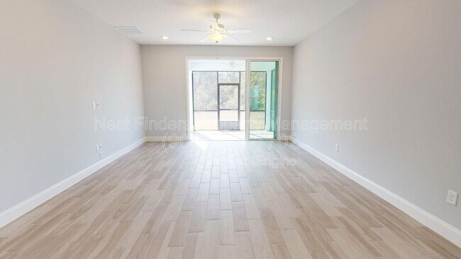 Building Photo - 307 Killarney Ave