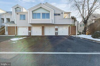 Building Photo - 406 Margit Ct