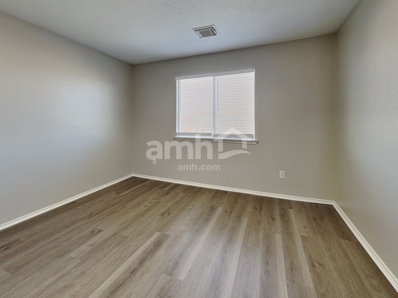 Building Photo - 7222 Winter Song Dr