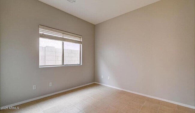 Building Photo - 44811 Paraiso Ln