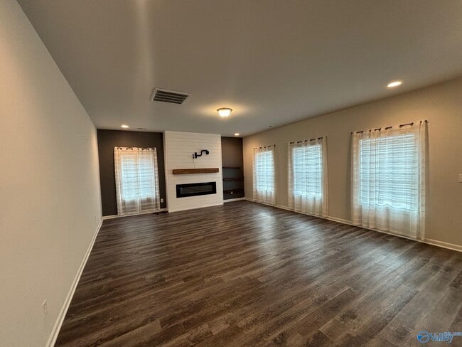 Building Photo - 212 Oracle Cir