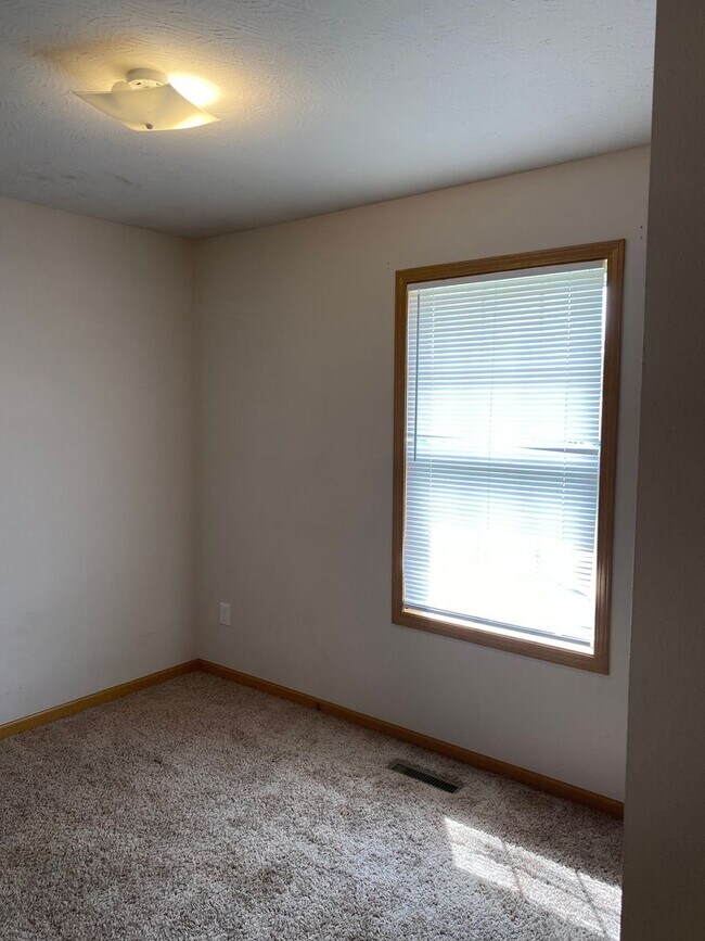 Building Photo - 124 Arrowhead Rd