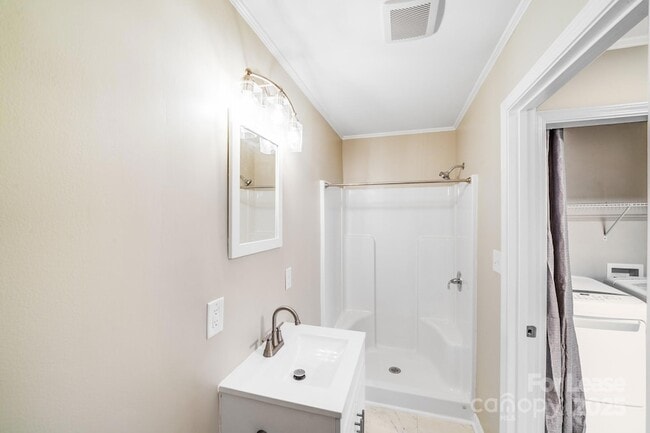 Building Photo - 2301 Shamrock Dr