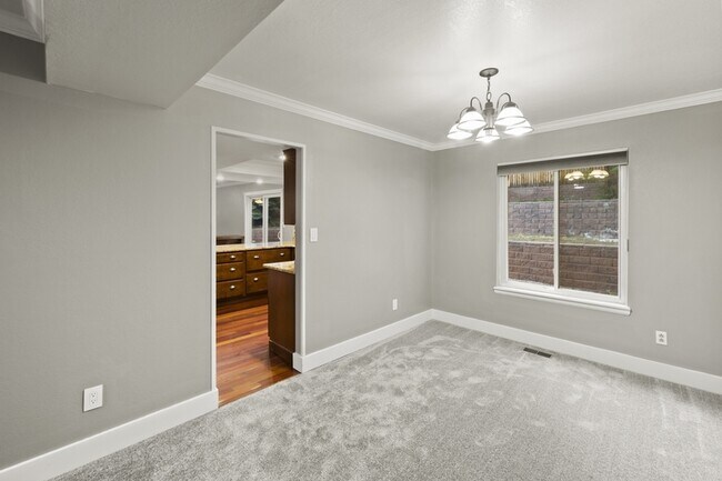 Building Photo - 5647 Old Farm Cir E