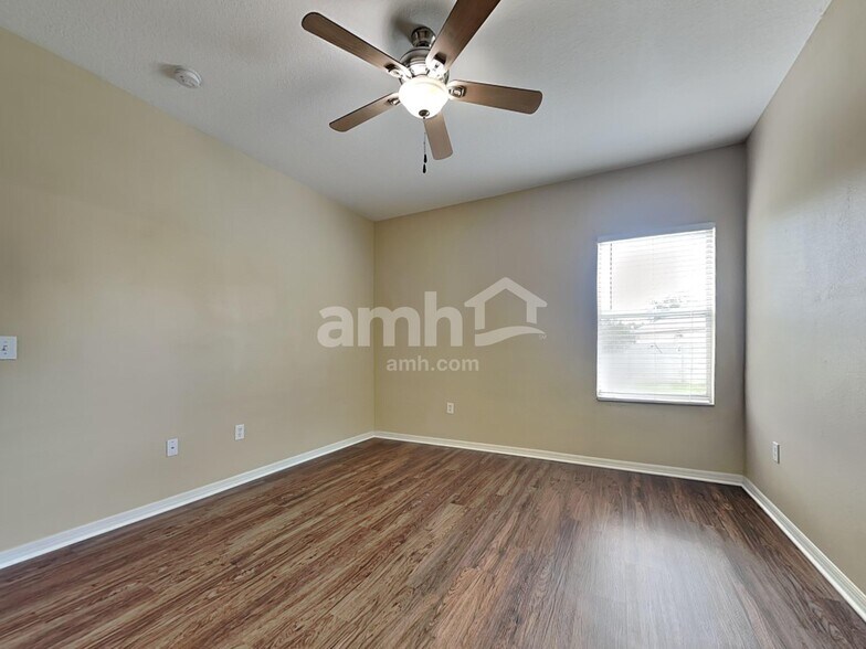 Building Photo - 7044 Monarch Park Dr