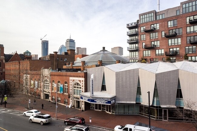 Building Photo - 534 Tremont St