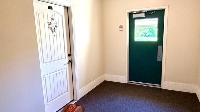 Building Photo - 1301 Tracy Ave