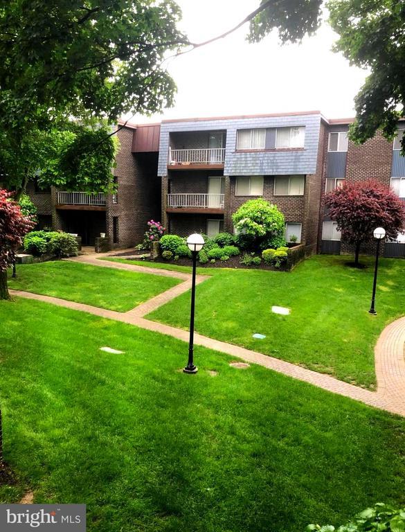 Building Photo - 14 Stonehenge Cir