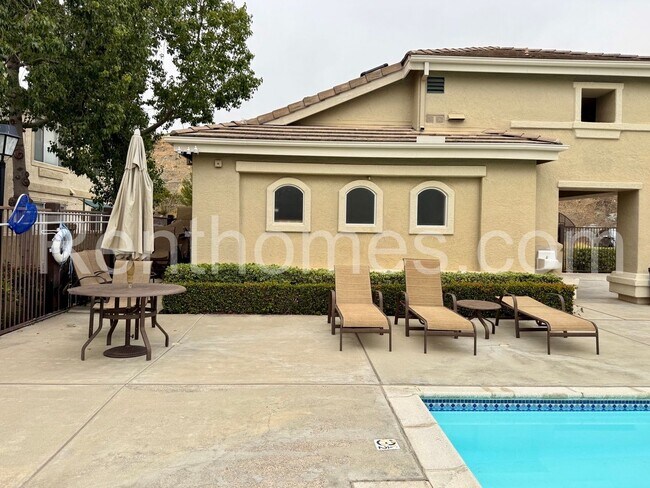 Building Photo - 11553 Westview Pkwy